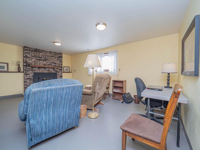 6534 S 63 BUSINESS HIGHWAY, Moberly, MO 65270