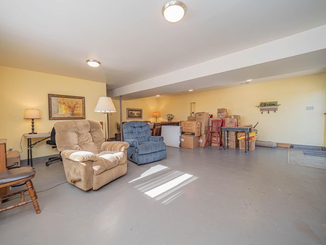 6534 S 63 BUSINESS HIGHWAY, Moberly, MO 65270