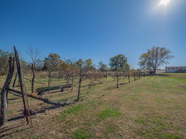 6534 S 63 BUSINESS HIGHWAY, Moberly, MO 65270