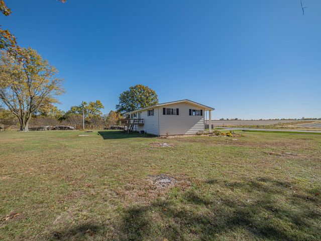 6534 S 63 BUSINESS HIGHWAY, Moberly, MO 65270