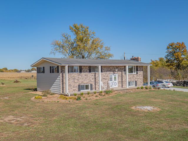 6534 S 63 BUSINESS HIGHWAY, Moberly, MO 65270