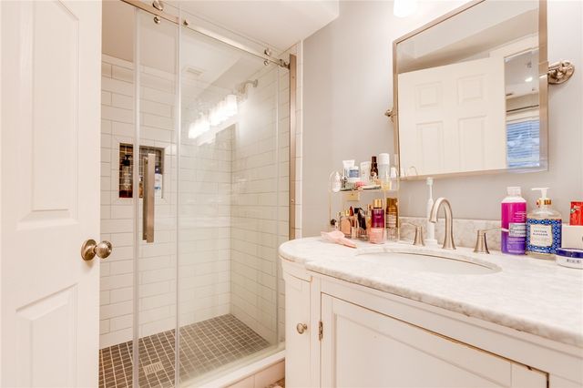 70 S 12th St, South Side, PA 15203