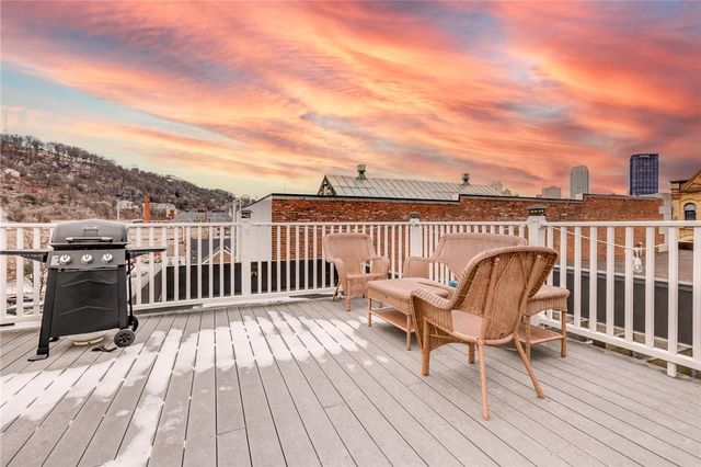 70 S 12th St, South Side, PA 15203