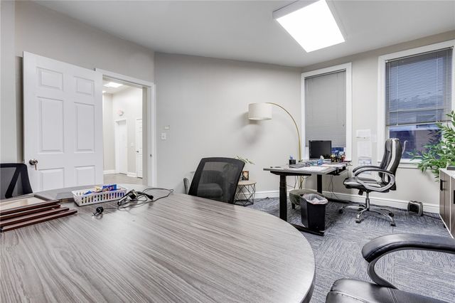 70 S 12th St, South Side, PA 15203