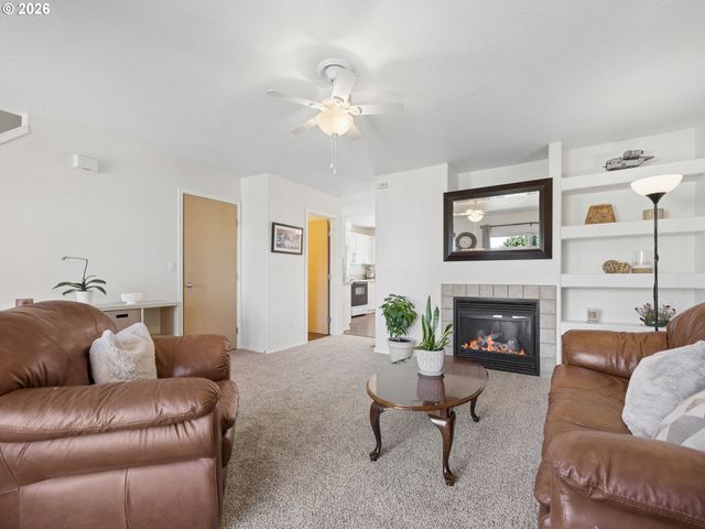 1384 Sw 22ND Ter, Gresham, OR 97080