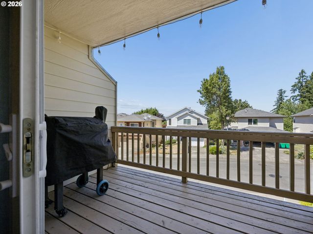 1384 Sw 22ND Ter, Gresham, OR 97080