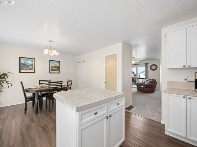 1384 Sw 22ND Ter, Gresham, OR 97080
