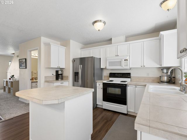 1384 Sw 22ND Ter, Gresham, OR 97080