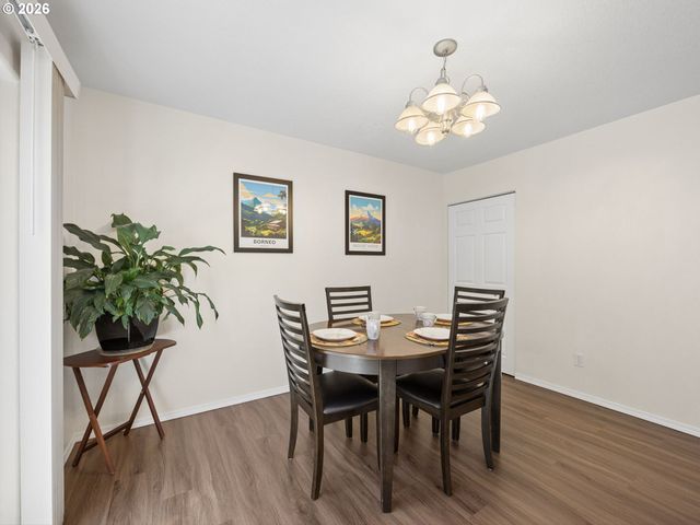 1384 Sw 22ND Ter, Gresham, OR 97080