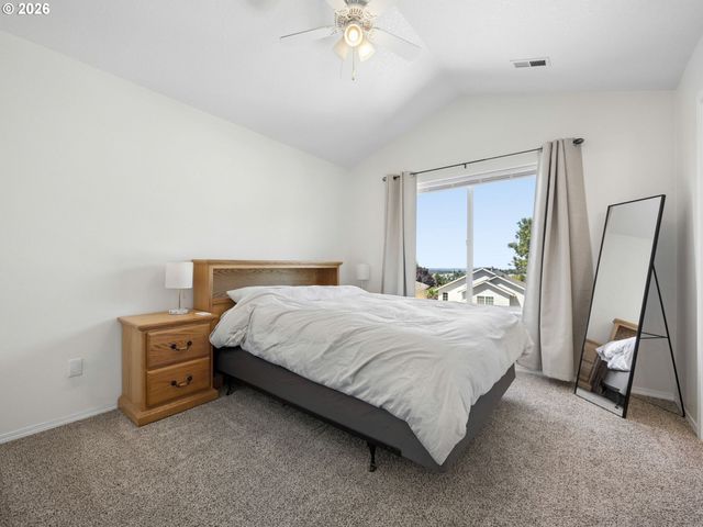 1384 Sw 22ND Ter, Gresham, OR 97080