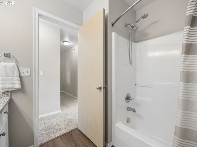1384 Sw 22ND Ter, Gresham, OR 97080