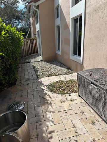 10091 NW 5 Street, Plantation, FL 33324
