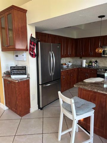 10091 NW 5 Street, Plantation, FL 33324