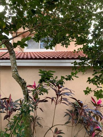 10091 NW 5 Street, Plantation, FL 33324