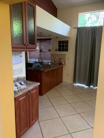 10091 NW 5 Street, Plantation, FL 33324