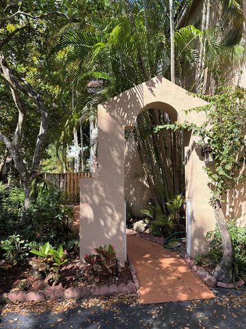 10091 NW 5 Street, Plantation, FL 33324