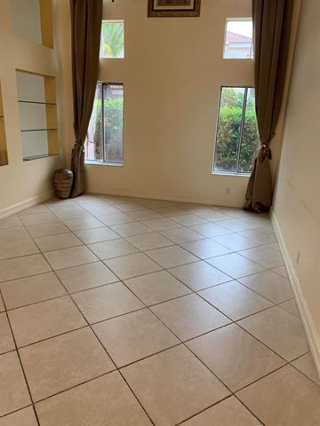 10091 NW 5 Street, Plantation, FL 33324