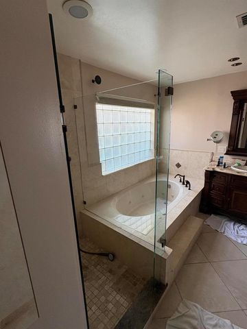 10091 NW 5 Street, Plantation, FL 33324