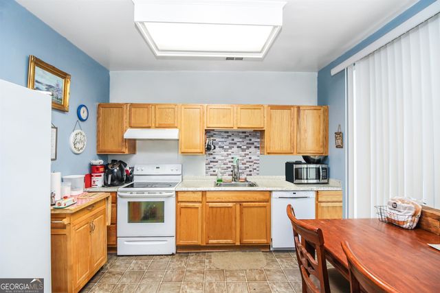 387 Colvin Drive, Locust Grove, GA 30248