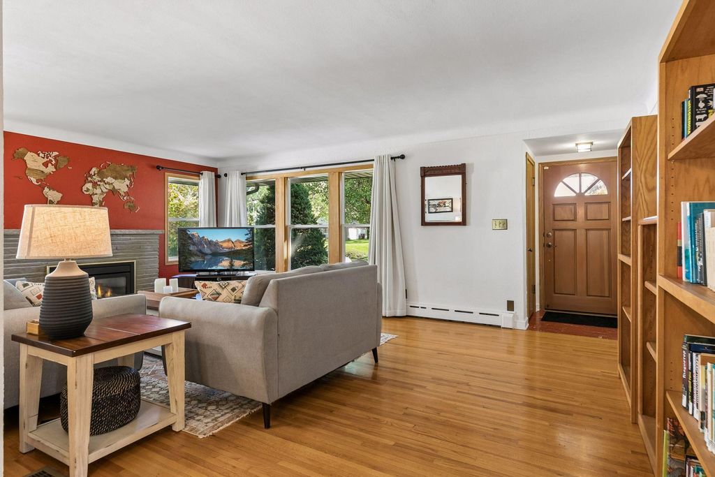 909 Manomin Avenue, West Saint Paul, MN 55118 — photo 4