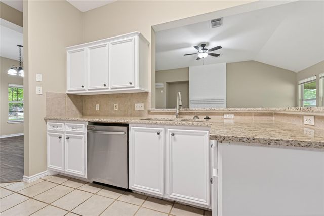 11655 Lakeview Manor Drive, Willis, TX 77318