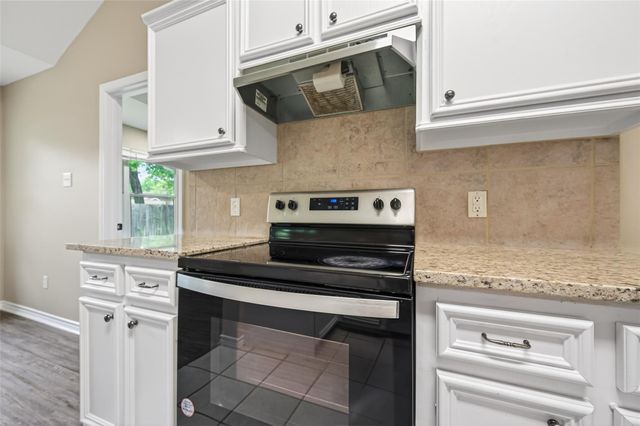 11655 Lakeview Manor Drive, Willis, TX 77318