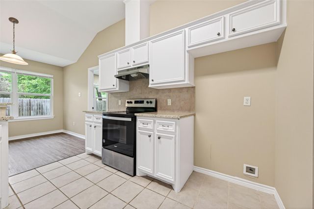 11655 Lakeview Manor Drive, Willis, TX 77318