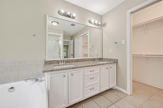 11655 Lakeview Manor Drive, Willis, TX 77318