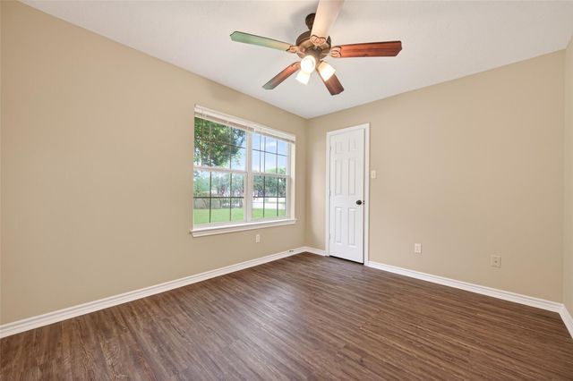 11655 Lakeview Manor Drive, Willis, TX 77318