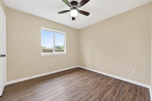 11655 Lakeview Manor Drive, Willis, TX 77318