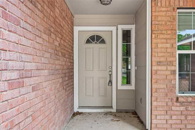 11655 Lakeview Manor Drive, Willis, TX 77318