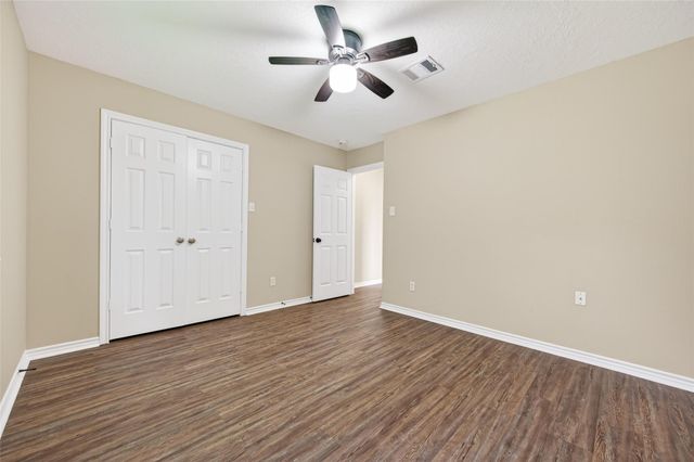 11655 Lakeview Manor Drive, Willis, TX 77318