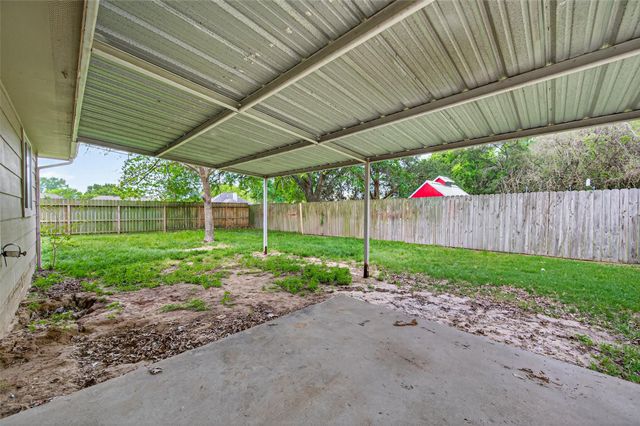 11655 Lakeview Manor Drive, Willis, TX 77318