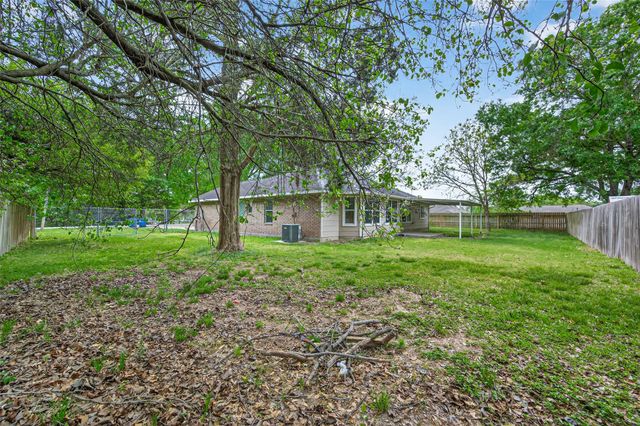 11655 Lakeview Manor Drive, Willis, TX 77318
