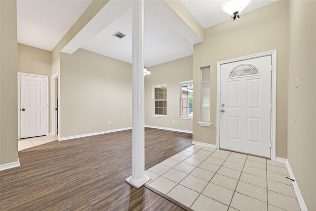 11655 Lakeview Manor Drive, Willis, TX 77318