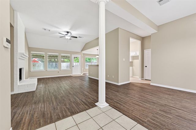 11655 Lakeview Manor Drive, Willis, TX 77318