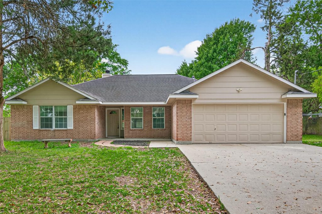 11655 Lakeview Manor Drive, Willis, TX 77318