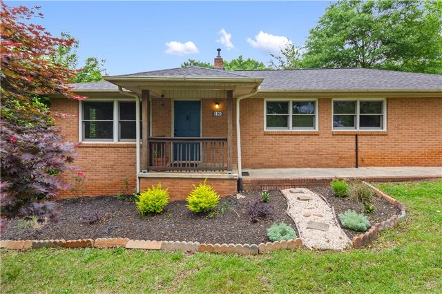 1121 Ireland Road, Pickens, SC 29671