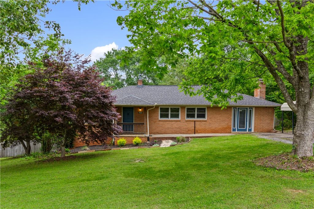 1121 Ireland Road, Pickens, SC 29671