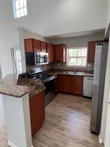 1589 SE Pomeroy Street, Stuart, FL 34997