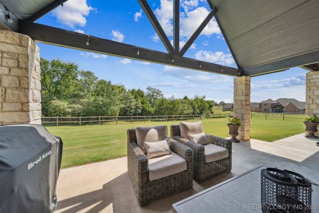 8604 E 107th Street North, Owasso, OK 74055