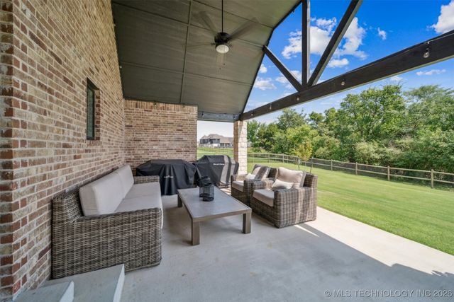 8604 E 107th Street North, Owasso, OK 74055