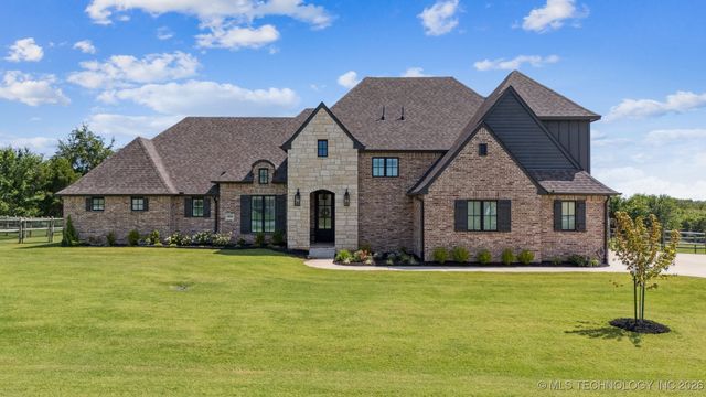 8604 E 107th Street North, Owasso, OK 74055