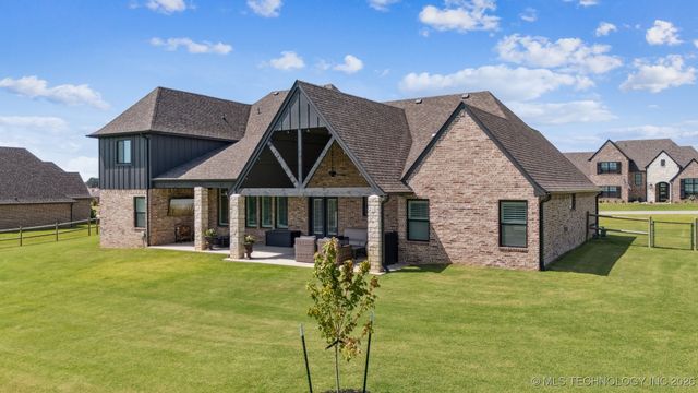 8604 E 107th Street North, Owasso, OK 74055