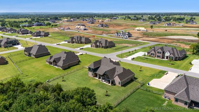 8604 E 107th Street North, Owasso, OK 74055