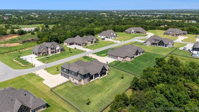 8604 E 107th Street North, Owasso, OK 74055