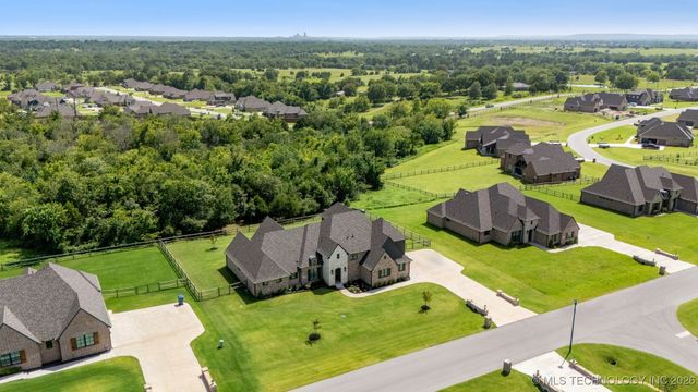 8604 E 107th Street North, Owasso, OK 74055