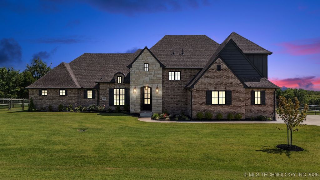 8604 E 107th Street North, Owasso, OK 74055