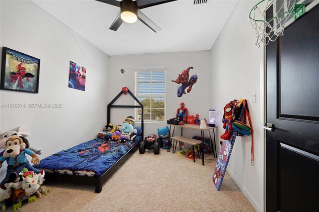 572 NE 6th Pl, Homestead, FL 33034