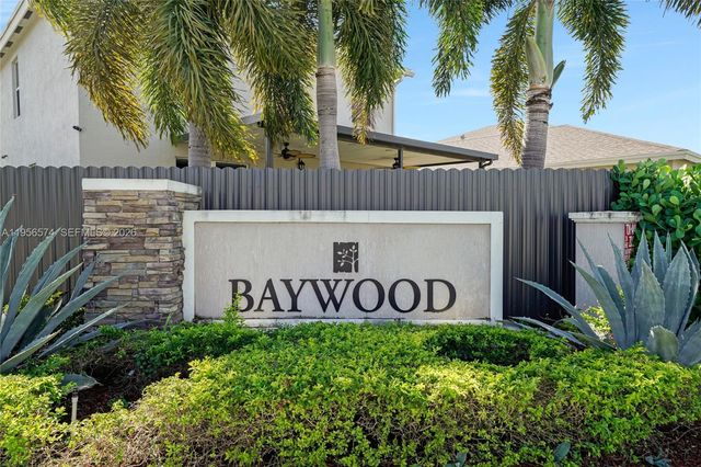 572 NE 6th Pl, Homestead, FL 33034